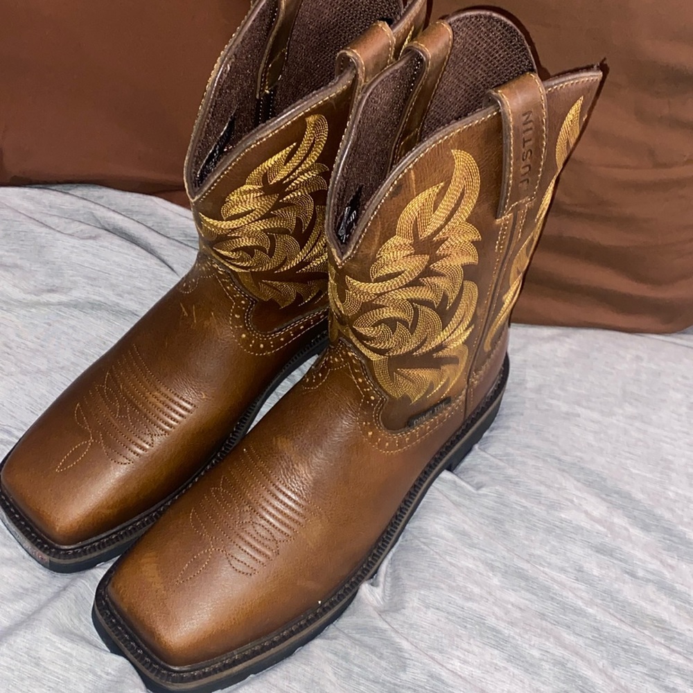Comp toe boots